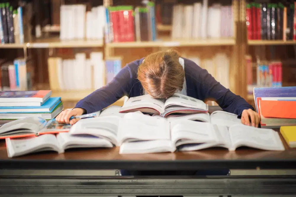 Vivir en Autopiloto: la inhabilidad intelectual y atrofia del pensamiento crítico